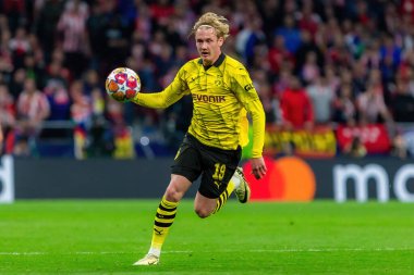 Madrid, İspanya - 10 Nisan 2024: Atletico de Madrid ve Borussia Dortmund arasında Şampiyonlar Ligi maçı. Alman takım oyuncuları. Avrupa futbolu. Şampiyonlar Ligi çeyrek finalleri.
