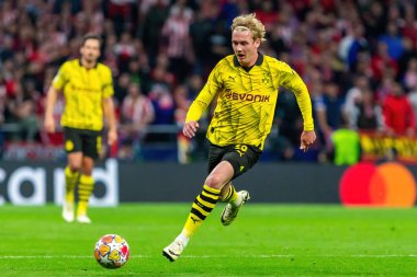 Madrid, İspanya - 10 Nisan 2024: Atletico de Madrid ve Borussia Dortmund arasında Şampiyonlar Ligi maçı. Alman takım oyuncuları. Avrupa futbolu. Şampiyonlar Ligi çeyrek finalleri.