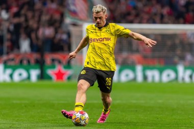 Madrid, İspanya - 10 Nisan 2024: Atletico de Madrid ve Borussia Dortmund arasında Şampiyonlar Ligi maçı. Alman takım oyuncuları. Avrupa futbolu. Şampiyonlar Ligi çeyrek finalleri.
