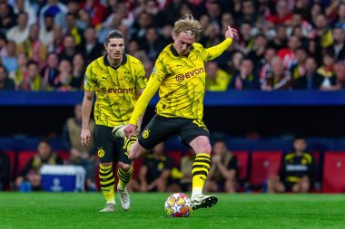 Madrid, İspanya - 10 Nisan 2024: Atletico de Madrid ve Borussia Dortmund arasında Şampiyonlar Ligi maçı. Alman takım oyuncuları. Avrupa futbolu. Şampiyonlar Ligi çeyrek finalleri.