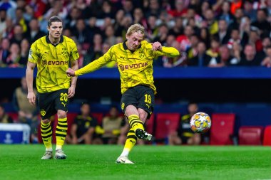 Madrid, İspanya - 10 Nisan 2024: Atletico de Madrid ve Borussia Dortmund arasında Şampiyonlar Ligi maçı. Alman takım oyuncuları. Avrupa futbolu. Şampiyonlar Ligi çeyrek finalleri.