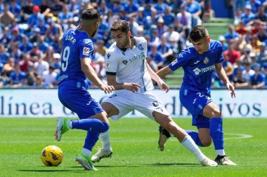 Madrid, İspanya - 21 Nisan 2024 Getafe Fc ve Real Sociedad arasındaki lig maçı. Top oynayan gerçek Sociedad oyuncuları. Futbol maçı. Profesyonel futbolcular.