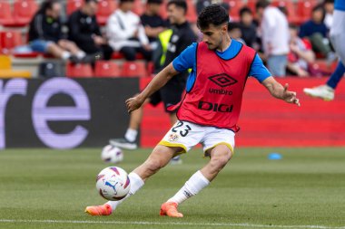 Madrid, İspanya - 15 Mayıs 2024: Madrid 'de oynanan Rayo Vallecano ve Granada FC ligi maçı. Vallecas takımı için zafer. Birinci bölümde kutlama ve kalıcılık.