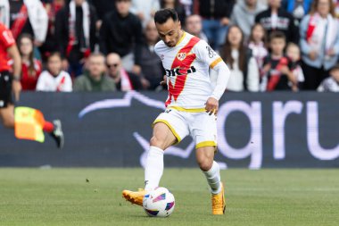 Madrid, İspanya - 15 Mayıs 2024: Madrid 'de oynanan Rayo Vallecano ve Granada FC ligi maçı. Vallecas takımı için zafer. Birinci bölümde kutlama ve kalıcılık.