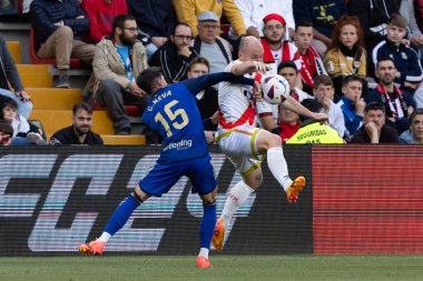 Madrid, İspanya - 15 Mayıs 2024: Madrid 'de oynanan Rayo Vallecano ve Granada FC ligi maçı. Vallecas takımı için zafer. Birinci bölümde kutlama ve kalıcılık.