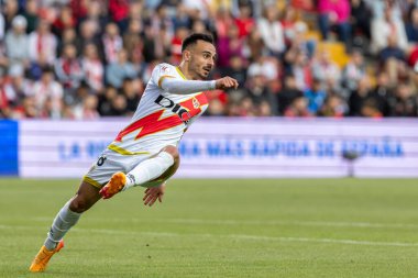 Madrid, İspanya - 15 Mayıs 2024: Madrid 'de oynanan Rayo Vallecano ve Granada FC ligi maçı. Vallecas takımı için zafer. Birinci bölümde kutlama ve kalıcılık.