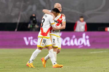 Madrid, İspanya - 15 Mayıs 2024: Madrid 'de oynanan Rayo Vallecano ve Granada FC ligi maçı. Vallecas takımı için zafer. Birinci bölümde kutlama ve kalıcılık.