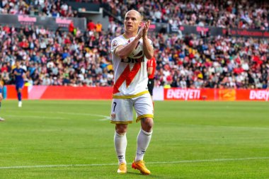 Madrid, İspanya - 15 Mayıs 2024: Madrid 'de oynanan Rayo Vallecano ve Granada FC ligi maçı. Vallecas takımı için zafer. Birinci bölümde kutlama ve kalıcılık.