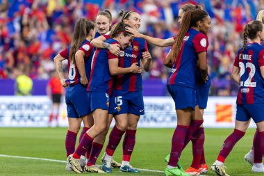 Zaragoza, İspanya - 18 Mayıs 2024: Zaragoza 'da FC Barcelona ile Real Sociedad arasında oynanan Queen' s Cup of Women 'ın finali. Katalan takımı için zafer. Futbolcular.