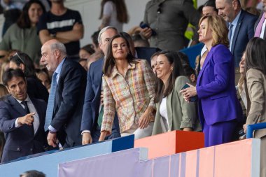 Zaragoza, İspanya - 18 Mayıs 2024: Zaragoza 'da FC Barcelona ile Real Sociedad arasında oynanan Queen' s Cup of Women 'ın finali. Kraliçe Doa Leticia futbol maçına katılıyor..