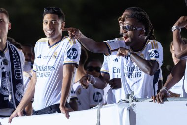 Madrid, İspanya: Real Madrid futbol takımı Plaza de Cibeles 'de düzenlenen 15. Şampiyonlar Ligi Kupası' nı kutluyor. 15 Avrupa kupası. UEFA Kupası. Gerçek Madrid oyuncuları. R. Madrid Kutlaması.