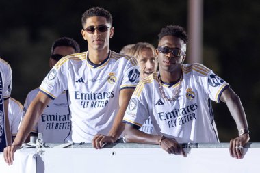 Madrid, İspanya: Real Madrid futbol takımı Plaza de Cibeles 'de düzenlenen 15. Şampiyonlar Ligi Kupası' nı kutluyor. 15 Avrupa kupası. UEFA Kupası. Gerçek Madrid oyuncuları. R. Madrid Kutlaması.