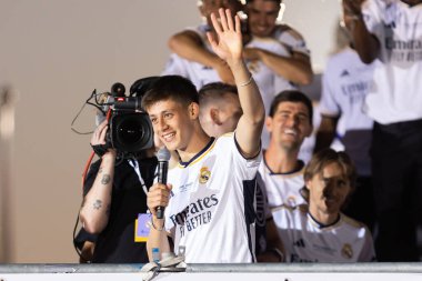 Madrid, İspanya: Real Madrid futbol takımı Plaza de Cibeles 'de düzenlenen 15. Şampiyonlar Ligi Kupası' nı kutluyor. 15 Avrupa kupası. UEFA Kupası. Gerçek Madrid oyuncuları. R. Madrid Kutlaması.