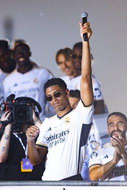 Madrid, İspanya: Real Madrid futbol takımı Plaza de Cibeles 'de düzenlenen 15. Şampiyonlar Ligi Kupası' nı kutluyor. 15 Avrupa kupası. UEFA Kupası. Gerçek Madrid oyuncuları. R. Madrid Kutlaması.