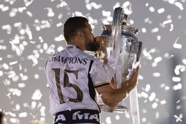 Stock image Madrid, Spain: Real Madrid football team celebrates the fifteenth Champions League Cup in the Plaza de Cibeles. 15 European cups. UEFA Cup. Real Madrid players. Celebration R. Madrid