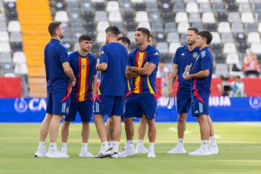 Badajoz, İspanya - 5 Haziran 2024: İspanyol futbol takımı Bajajoz 'da Andorra takımıyla dostluk maçı yapar. Tam bir futbol takımı. Euro 2024.
