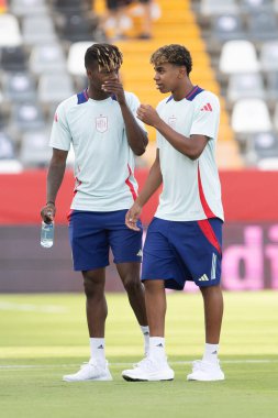 Badajoz, İspanya - 5 Haziran 2024: İspanyol futbol takımı Bajajoz 'da Andorra takımıyla dostluk maçı yapar. Tam bir futbol takımı. Euro 2024.