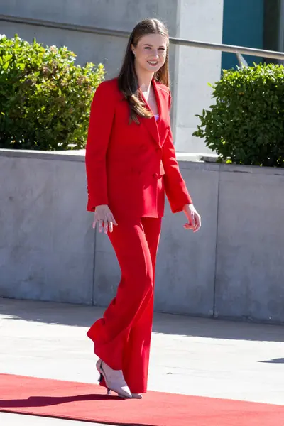 stock image Madrid, Spain- July 12, 2024: The Princess of Asturias makes her first official solo trip to Lisbon. She boards the Falcon to make the trip. Princess of Asturias with red dress