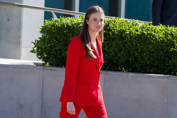 stock image Madrid, Spain- July 12, 2024: The Princess of Asturias makes her first official solo trip to Lisbon. She boards the Falcon to make the trip. Princess of Asturias with red dress