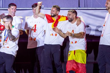 Madrid, İspanya - 15 Temmuz 2024: İspanyol futbol takımı Plaza de Cibeles 'de Euro 2024 şampiyonu olarak kutlama yapıyor. Avrupa Kupası kazananları. Şampiyonlar Festivali.