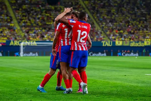 Villarreal, İspanya - 19 Ağustos 2024: Villareal ve Atletico de Madrid arasındaki lig maçı Villareal 'de oynandı. Atletico de Madrid oyuncuları. Lig 24 / 25. Futbolcular.