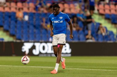 Madrid, İspanya - 24 Ağustos 2024: Getafe FC ve Rayo Vallecano arasında oynanan lig maçı Madrid 'de oynandı. Lig 2024, 2025. Profesyonel futbolcular. Lig maçı. Getafe ve Rayo Vallecano