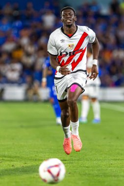 Madrid, İspanya - 24 Ağustos 2024: Getafe FC ve Rayo Vallecano arasında oynanan lig maçı Madrid 'de oynandı. Lig 2024, 2025. Profesyonel futbolcular. Lig maçı. Getafe ve Rayo Vallecano