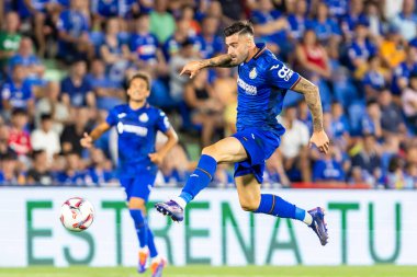 Madrid, İspanya - 24 Ağustos 2024: Getafe FC ve Rayo Vallecano arasında oynanan lig maçı Madrid 'de oynandı. Lig 2024, 2025. Profesyonel futbolcular. Lig maçı. Getafe ve Rayo Vallecano