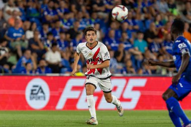 Madrid, İspanya - 24 Ağustos 2024: Getafe FC ve Rayo Vallecano arasında oynanan lig maçı Madrid 'de oynandı. Lig 2024, 2025. Profesyonel futbolcular. Lig maçı. Getafe ve Rayo Vallecano