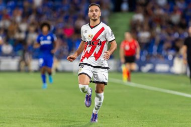Madrid, İspanya - 24 Ağustos 2024: Getafe FC ve Rayo Vallecano arasında oynanan lig maçı Madrid 'de oynandı. Lig 2024, 2025. Profesyonel futbolcular. Lig maçı. Getafe ve Rayo Vallecano