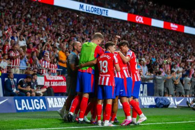 Madrid, İspanya - 25 Ağustos 2024: Atletico de Madrid ve Girona f.c. Liga 2024, 2025. Atletico de Madrid oyuncuları. Profesyonel futbol. İspanya Futbol Ligi.