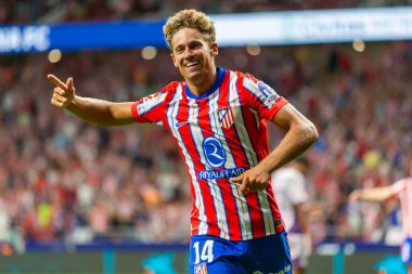 Madrid, İspanya - 25 Ağustos 2024: Atletico de Madrid ve Girona f.c. Liga 2024, 2025. Atletico de Madrid oyuncuları. Profesyonel futbol. İspanya Futbol Ligi.