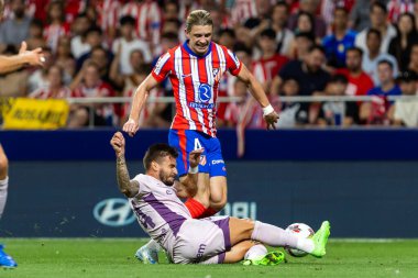 Madrid, İspanya - 25 Ağustos 2024: Atletico de Madrid ve Girona f.c. Liga 2024, 2025. Atletico de Madrid oyuncuları. Profesyonel futbol. İspanya Futbol Ligi.