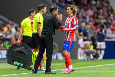 Madrid, İspanya - 25 Ağustos 2024: Atletico de Madrid ve Girona f.c. Liga 2024, 2025. Atletico de Madrid oyuncuları. Profesyonel futbol. İspanya Futbol Ligi.