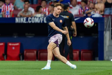 Madrid, İspanya - 25 Ağustos 2024: Atletico de Madrid ve Girona f.c. Liga 2024, 2025. Girona oyuncuları. Profesyonel futbol. İspanya Futbol Ligi.