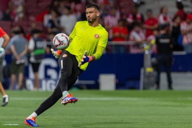 Madrid, İspanya - 25 Ağustos 2024: Atletico de Madrid ve Girona f.c. Liga 2024, 2025. Girona oyuncuları. Profesyonel futbol. İspanya Futbol Ligi.