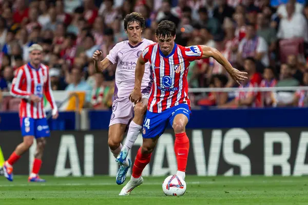 Madrid, İspanya - 25 Ağustos 2024: Atletico de Madrid ve Girona f.c. Liga 2024, 2025. Atletico de Madrid oyuncuları. Profesyonel futbol. İspanya Futbol Ligi.