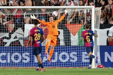 Madrid, İspanya - 27 Ağustos 2024: Madrid 'de oynanan Rayo Vallecano ve FC Barcelona ligi maçı. FC Barcelona oyuncuları. Futbolcular.