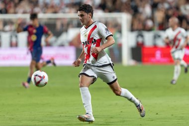 Madrid, İspanya - 27 Ağustos 2024: Madrid 'de oynanan Rayo Vallecano ve FC Barcelona ligi maçı. Rayo Vallecano oyuncuları. Futbolcular.