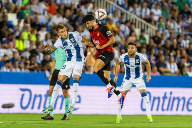 Madrid, İspanya - 31 Ağustos 2024: Legans FC ile Mallorca FC arasında oynanan lig maçı Butarque 'da oynandı. Gerçek Mallorca oyuncuları. Legans oyuncuları. Profesyonel futbol. Lig 2024, 2025.