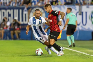 Madrid, İspanya - 31 Ağustos 2024: Legans FC ile Mallorca FC arasında oynanan lig maçı Butarque 'da oynandı. Gerçek Mallorca oyuncuları. Legans oyuncuları. Profesyonel futbol. Lig 2024, 2025.