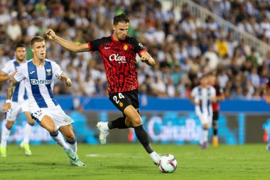 Madrid, İspanya - 31 Ağustos 2024: Legans FC ile Mallorca FC arasında oynanan lig maçı Butarque 'da oynandı. Gerçek Mallorca oyuncuları. Legans oyuncuları. Profesyonel futbol. Lig 2024, 2025.