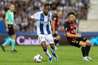 Madrid, İspanya - 31 Ağustos 2024: Legans FC ile Mallorca FC arasında oynanan lig maçı Butarque 'da oynandı. Gerçek Mallorca oyuncuları. Legans oyuncuları. Profesyonel futbol. Lig 2024, 2025.