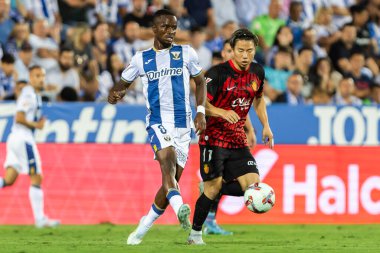 Madrid, İspanya - 31 Ağustos 2024: Legans FC ile Mallorca FC arasında oynanan lig maçı Butarque 'da oynandı. Gerçek Mallorca oyuncuları. Legans oyuncuları. Profesyonel futbol. Lig 2024, 2025.