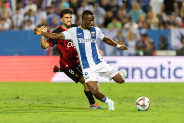 Madrid, İspanya - 31 Ağustos 2024: Legans FC ile Mallorca FC arasında oynanan lig maçı Butarque 'da oynandı. Gerçek Mallorca oyuncuları. Legans oyuncuları. Profesyonel futbol. Lig 2024, 2025.