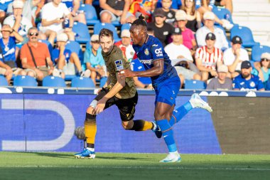 Madrid, İspanya - 31 Ağustos 2024: Getafe Fc ile Real Sociedad arasındaki lig maçı Madrid 'de oynandı. Getafe oyuncuları. Gerçek Sociedad oyuncuları. Profesyonel futbol. La Liga 2024, 2025.