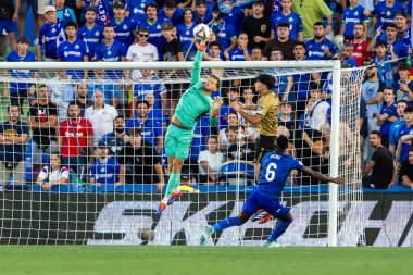 Madrid, İspanya - 31 Ağustos 2024: Getafe Fc ile Real Sociedad arasındaki lig maçı Madrid 'de oynandı. Getafe oyuncuları. Gerçek Sociedad oyuncuları. Profesyonel futbol. La Liga 2024, 2025.