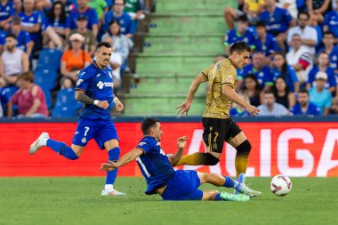 Madrid, İspanya - 31 Ağustos 2024: Getafe Fc ile Real Sociedad arasındaki lig maçı Madrid 'de oynandı. Getafe oyuncuları. Gerçek Sociedad oyuncuları. Profesyonel futbol. La Liga 2024, 2025.