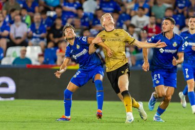 Madrid, İspanya - 31 Ağustos 2024: Getafe Fc ile Real Sociedad arasındaki lig maçı Madrid 'de oynandı. Getafe oyuncuları. Gerçek Sociedad oyuncuları. Profesyonel futbol. La Liga 2024, 2025.