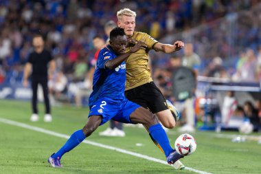 Madrid, İspanya - 31 Ağustos 2024: Getafe Fc ile Real Sociedad arasındaki lig maçı Madrid 'de oynandı. Getafe oyuncuları. Gerçek Sociedad oyuncuları. Profesyonel futbol. La Liga 2024, 2025.